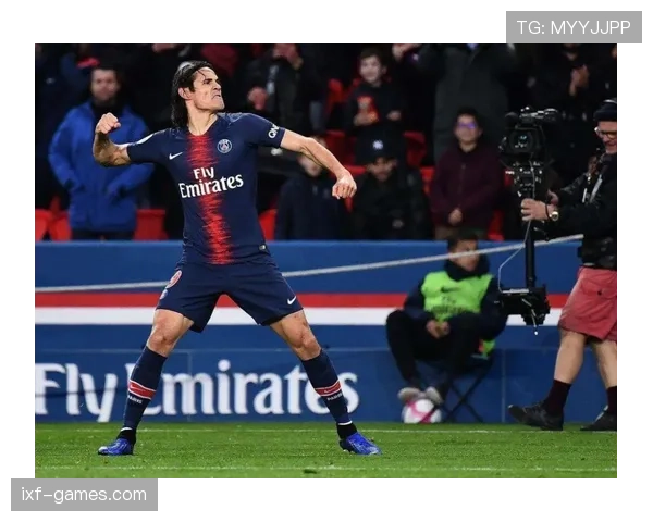 哈兰德训练完顺手买下整条街的汉堡，店员说他吃得比球队大巴还快